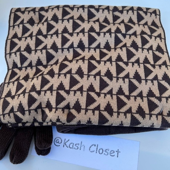 Michael Kors Hat,Gloves & Scarf Set MK Signature Cold Weather Chocolate - Picture 5 of 10